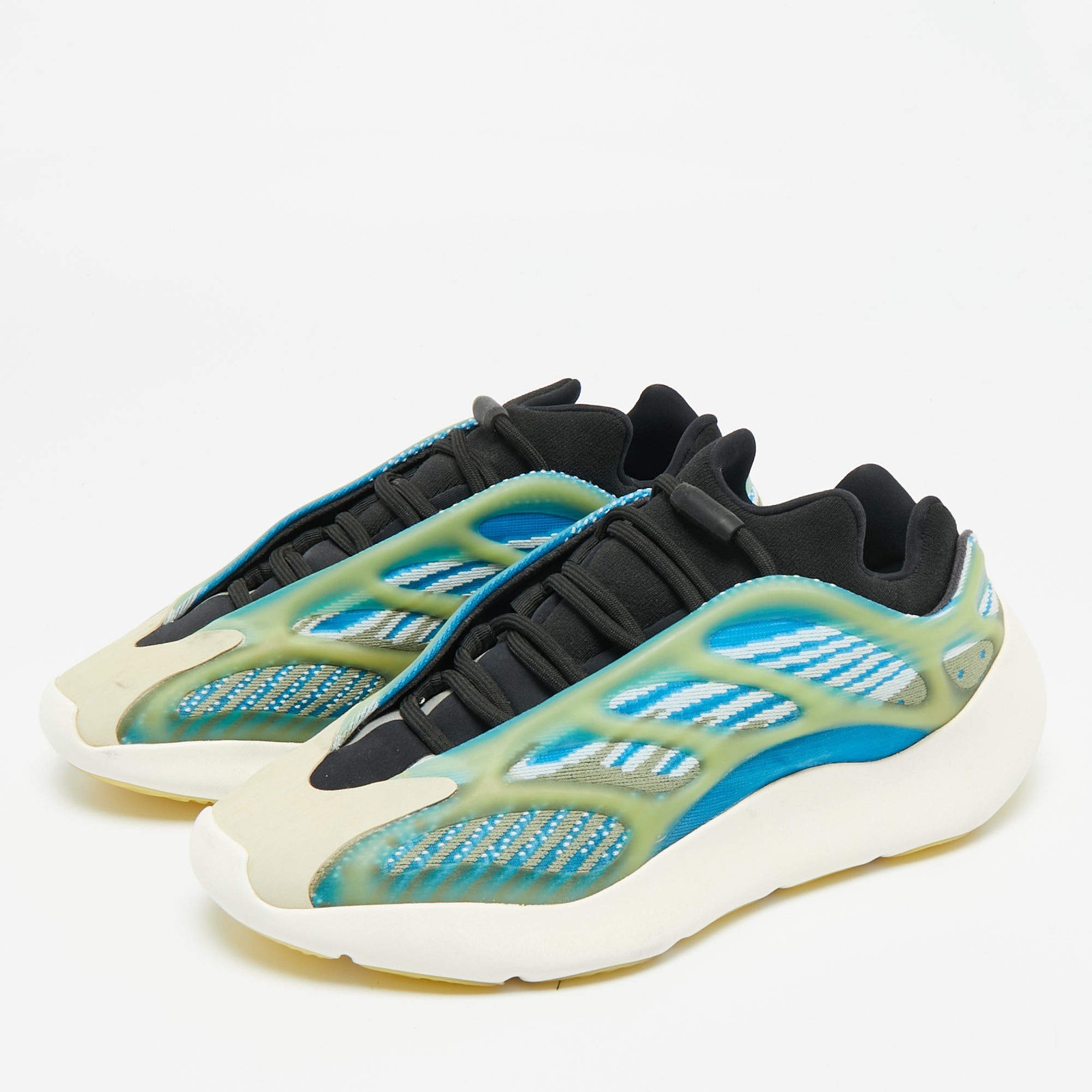 Yeezy x Adidas BlueWhite Knit Fabric 700 V3 Arzareth Sneakers Size 42 23 thumbnail 2
