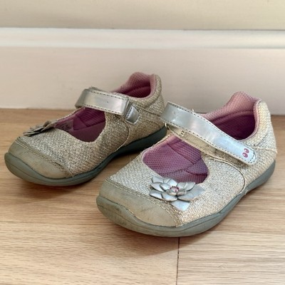 Stride Rite Round Toe Silver Mary Janes, size 7