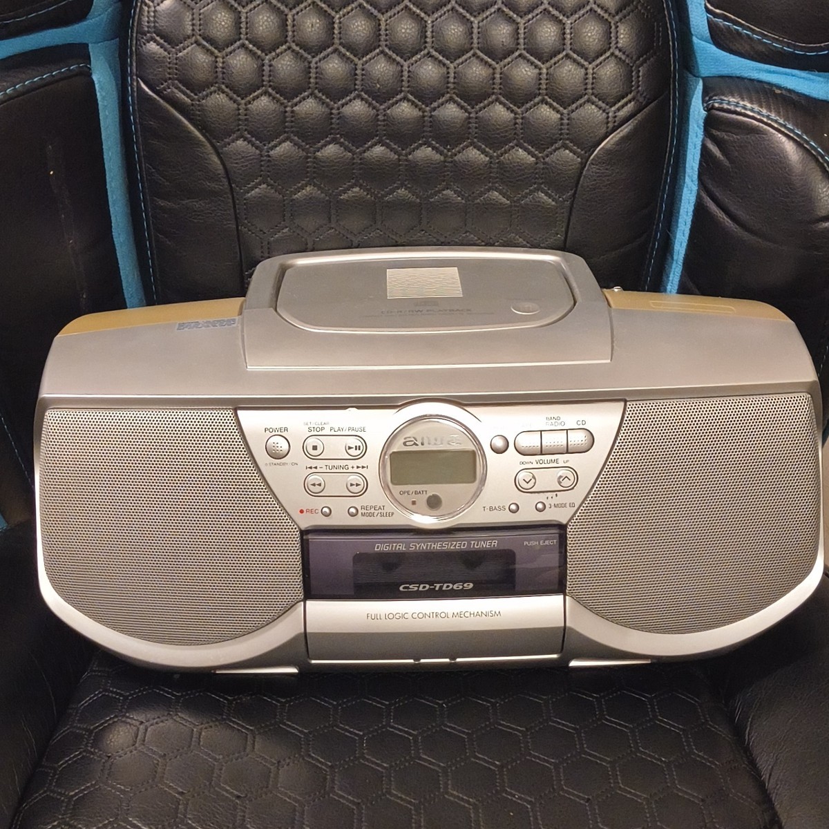 Aiwa CSD-TD69 Boombox CD-R/RW Playback Cassette AM/FM Radio