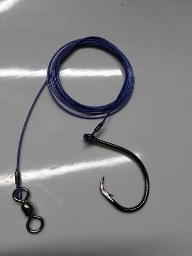 2x Shark trace120kg [264 lb] coated 316 s/s49 strand wire 16/0 circle hook 