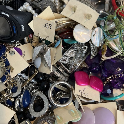 Lote de bisutería pendientes mixtos collares pulseras anillos etc. 4 libras - Imagen 9 de 18