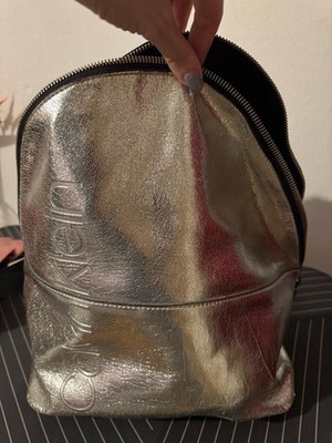 CALVIN KLEIN Damen Backpack Runder Rucksack Hochglanz silber Leder Optik NEU