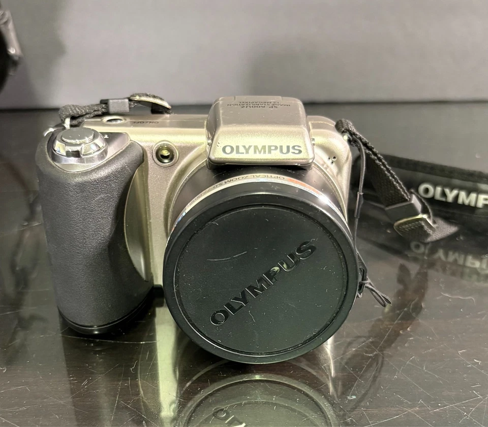 OLYMPUS SP-600UZ Digital Camera 12MP 15x Optical Zoom Bag/SD Cards/Cable/Battery - Image 3 of 4