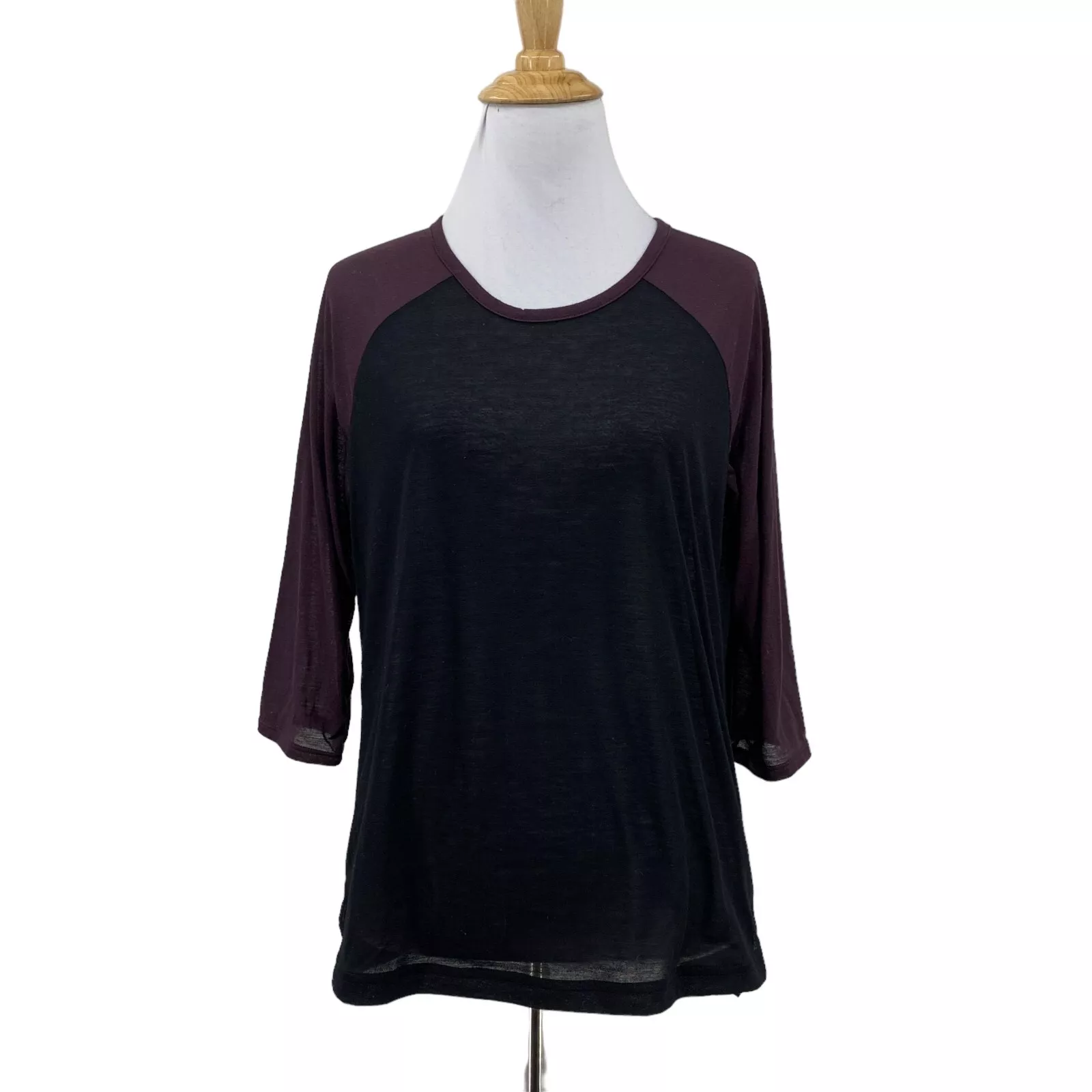sweaty-betty semi sheer crew neck 3/4 sleeves shirt