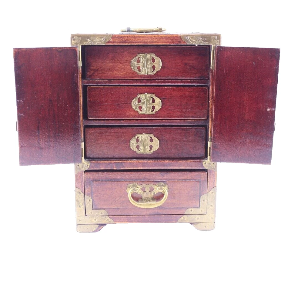 Joyero asiático de madera con nácar y herrajes de latón Foto 2 de 4