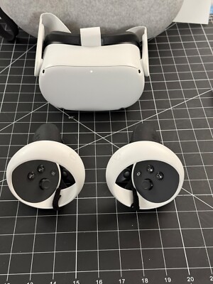 256GB Meta Quest 2 VR Headset + Mint Condition with Controllers