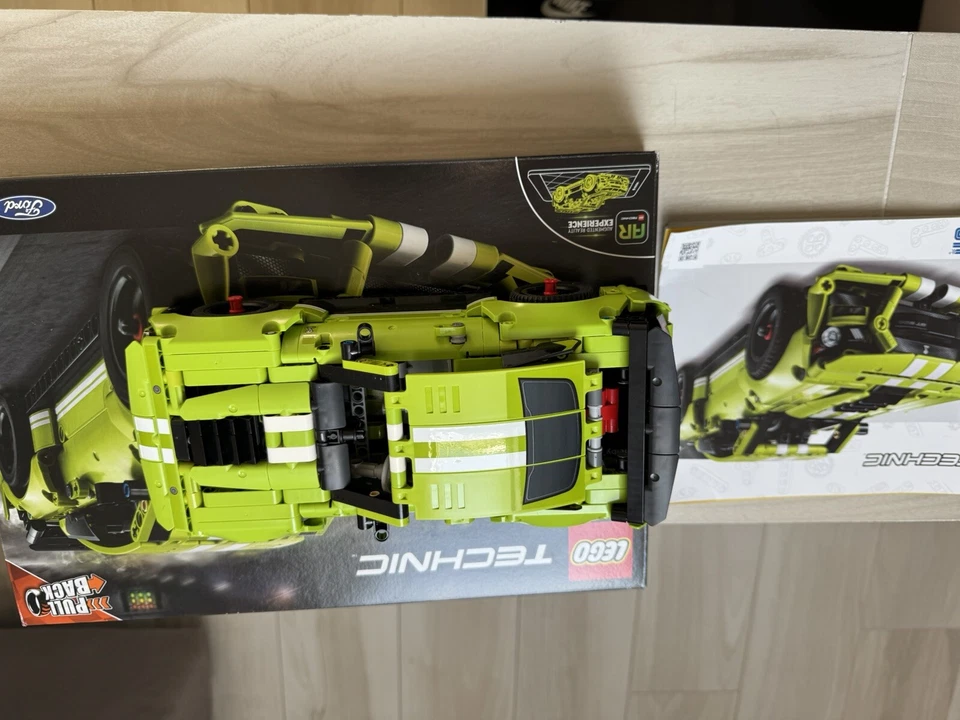 LEGO Technic 42138 Ford Mustang Shelby GT500, foto 2 di 5