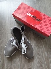 Doodogs Graue Schnürschuhe Sneaker Größe 39 Turnschuhe zum Binden hellgrau