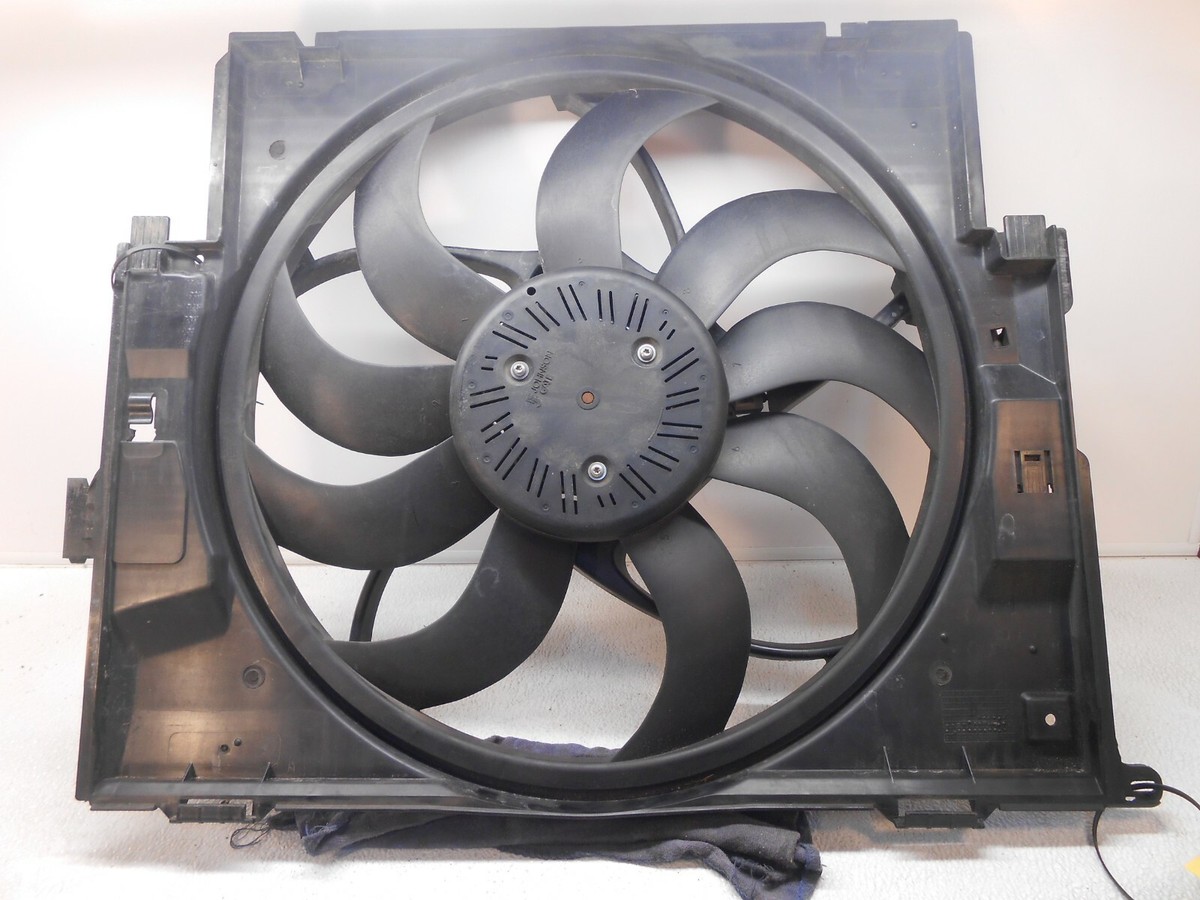 2012-15 BMW F30 3 Series Radiator Cooling Fan & Motor OEM 7608407 