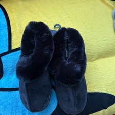 New Cuddl Duds Women's Black Slippers SZ 7-8 Faux Fur Lined Slip On House Shoes