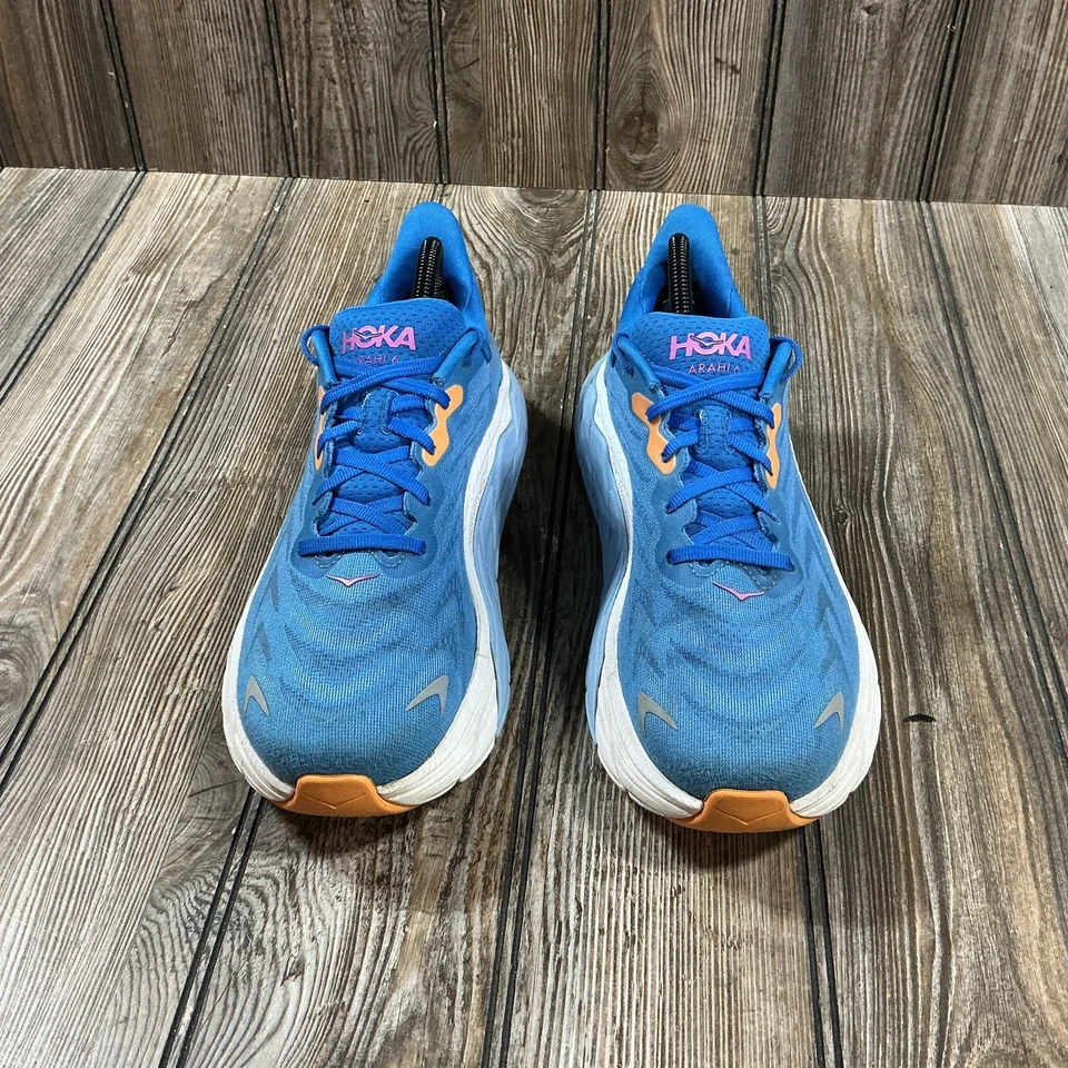 Hoka Arahi 6 女式跑步鞋蓝色粉红色 9B 码运动轻便靠垫 — 第 2/4 张图片