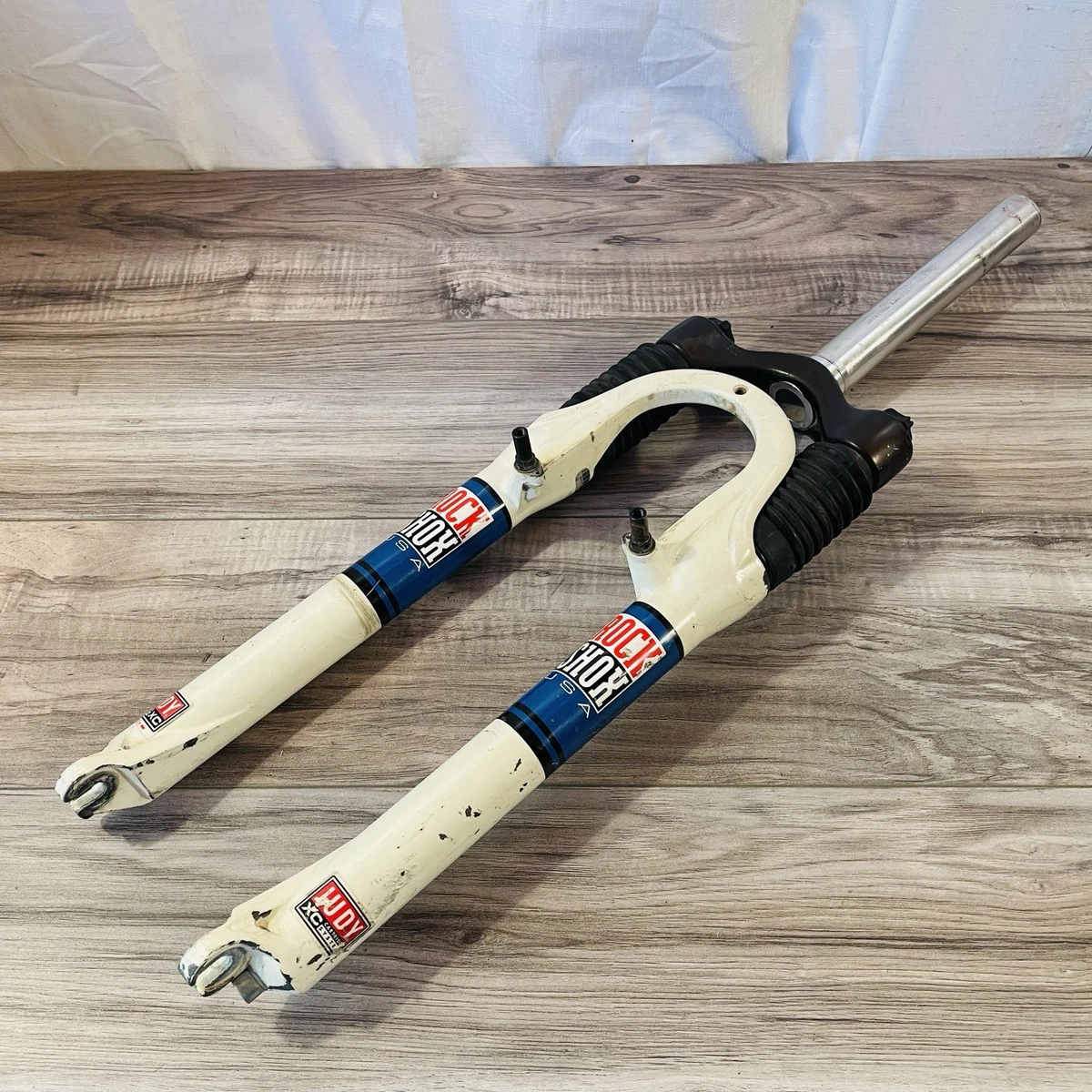 Preços baixos em White Rockshox 1 1/8 em-Sem Rosca garfos de