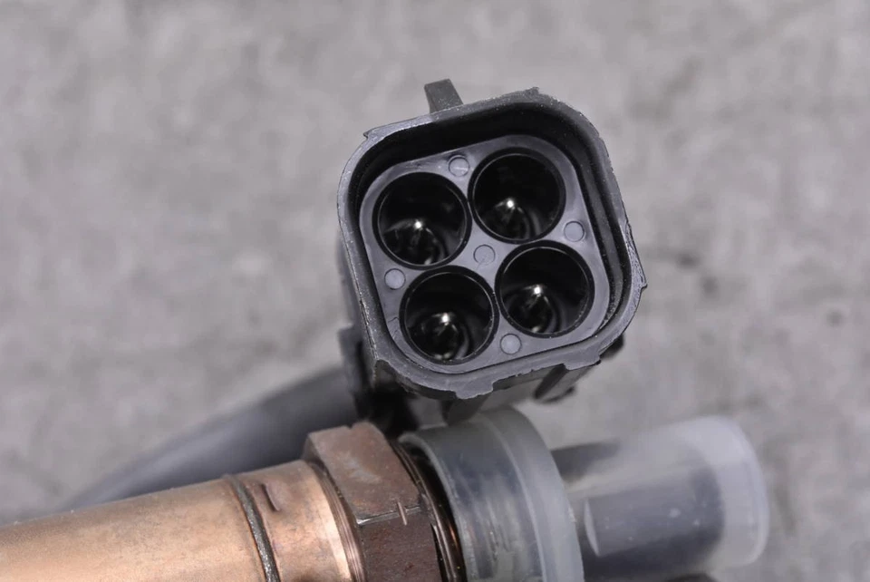 Ferrari 550 162462  Maranello 456GT/GTA  Genuine O2 sensor right front side - Image 3 of 4