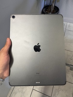 iPad Pro 12.9 3rd Gen - Unlocked - 64GB