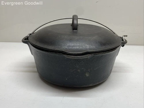 Vintage Wagner Cast Iron Dutch Oven
