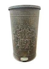 17 Liter Retro Kitchen Trash Can with Lid and Pedal Round Garbage Cans