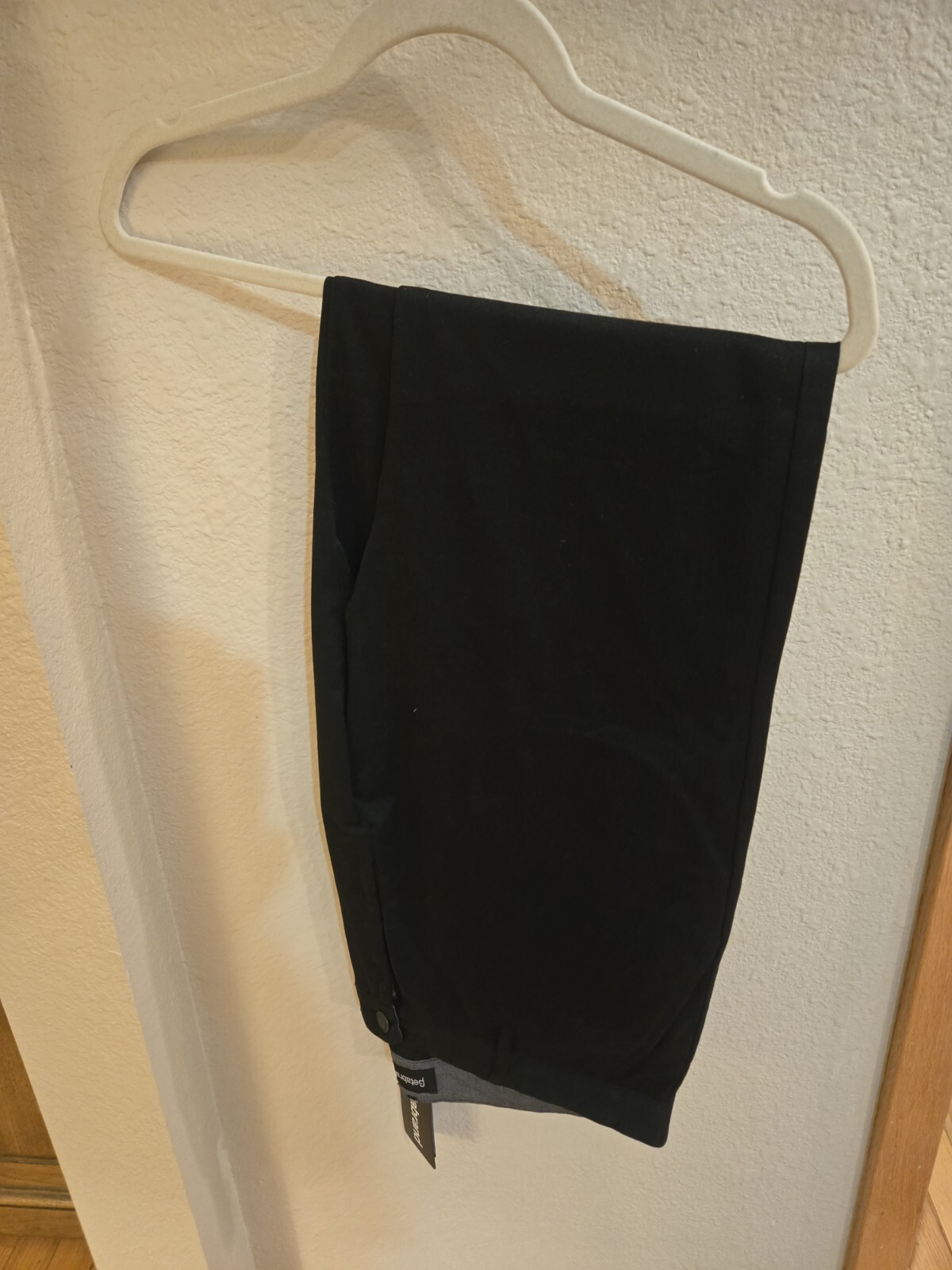 Picture 1 of 4
