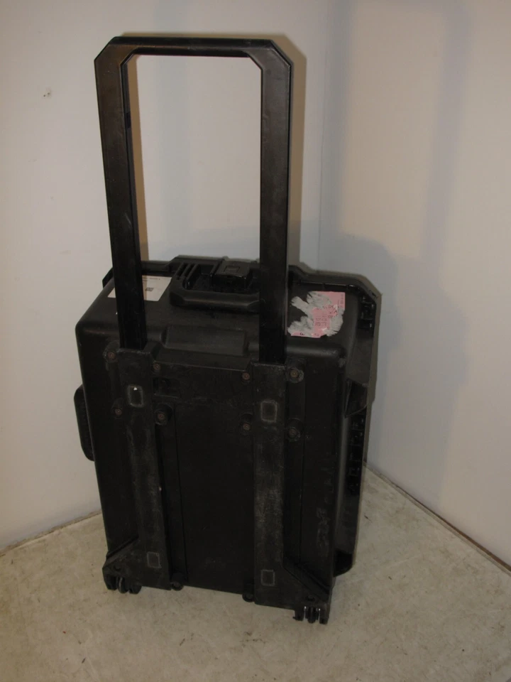 Pelican Hardigg Storm Case iM2720 25x20x12 OD 21x16x10 ID Wheels Pull Out Handle - Image 2 of 4