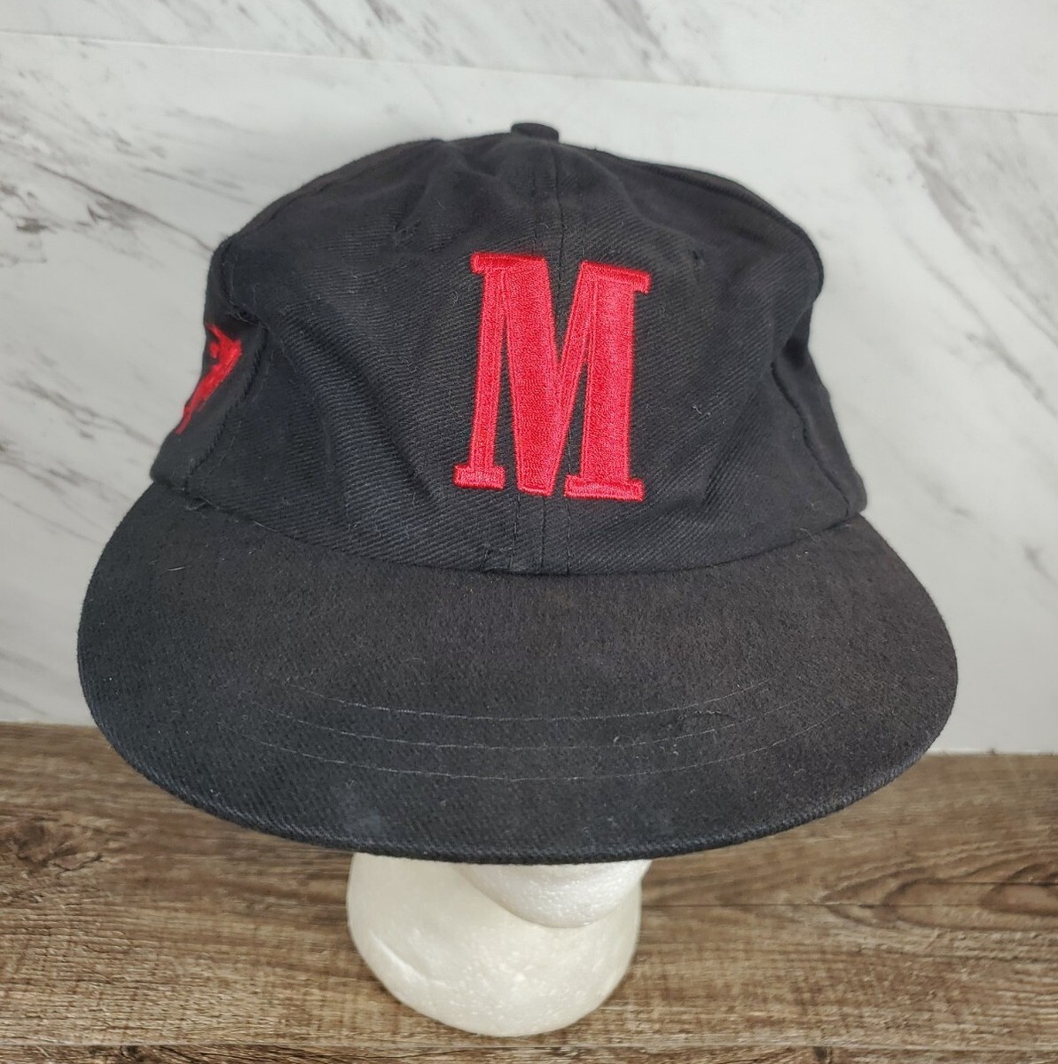 ☆Vintage 90s Marlboro M Riding Horse Vanguard Black Red Back