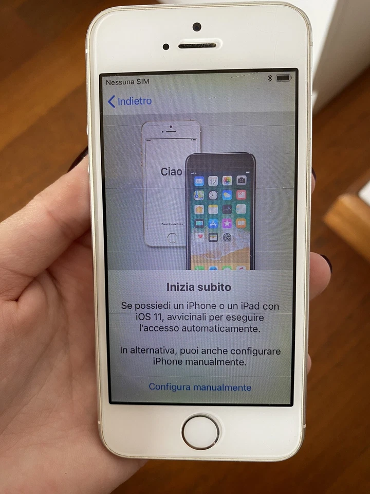 Apple iPhone 5s - 16GB - Argento - Immagine 3 di 4