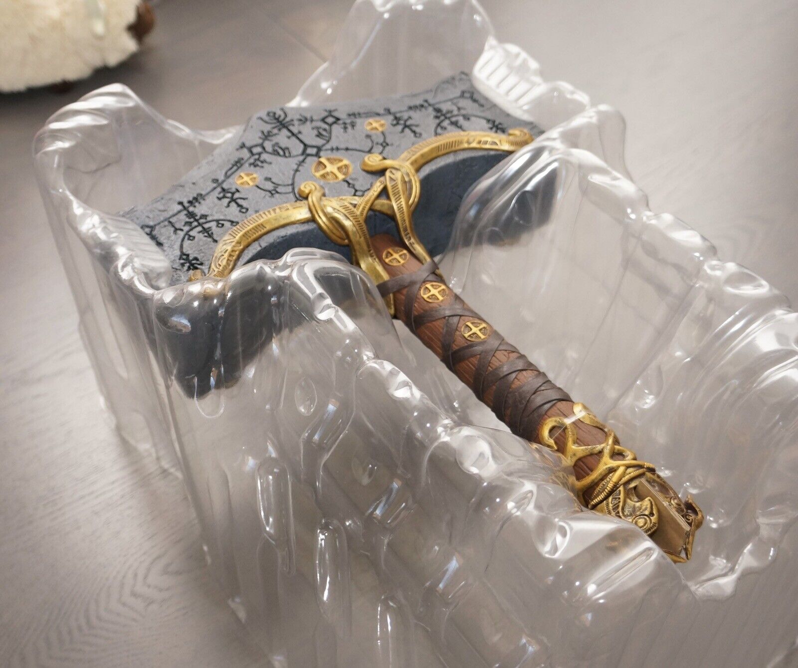 PlayStation on X: Behold, a god's hammer. God of War Ragnarök Jötnar  Edition comes with a 16 replica of Thor's hammer. Watch the full video,  plus pre-order info:   / X