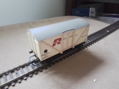 Wrenn Modelleisenbahn Spur W5001 OO Ross Foods 12T isolierter Fischwagen E87231 - Bild 4 von 5