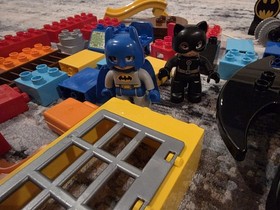 Lego Duplo Batman Batcave 10545 Set 95% Conplete With Box