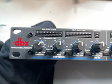 Dbx Professional Products 1046 4-channel Analog Compressorlimiter 1u Dbx Professional Products 1046 4-channel Analog Compressorlimiter 1u