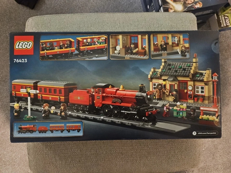 LEGO Harry Potter: Hogwarts Express & Hogsmeade Station 76423 Brand new RETIRED - Image 2 of 2
