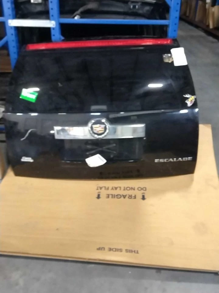 Trunk/Hatch/Tailgate Fits 07-14 ESCALADE 528995 - Image 2 of 3