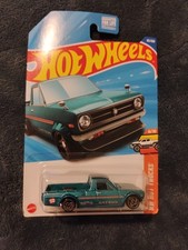 Hot Wheels 1975 Datsun Sunny Truck (B120) blue 1/64 New in Box