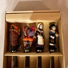 Thanksgiving Set Of 4 Spreading Knives.  In Box Linens N Things