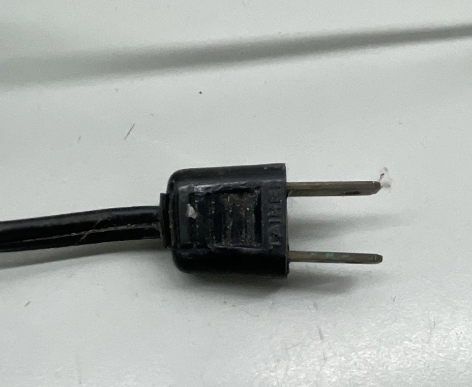 Sears Kenmore 1030 Sewing Machine Beige Heavy Duty Metal Vintage 1970s - Image 2 of 4