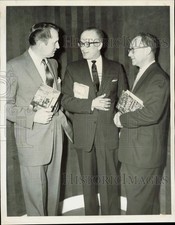 1959 Press Photo Speakers hold new books at Sun-Times Book and Author Luncheon