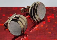 CUFFLINKS - Silver Tone Round Fine Hatch Marks Linen Texture Smooth Curves