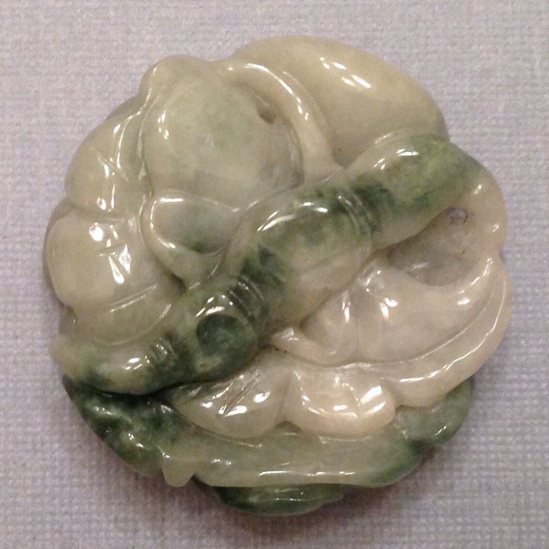 - Exquisite finely carved natural green Jade pend… - image 2
