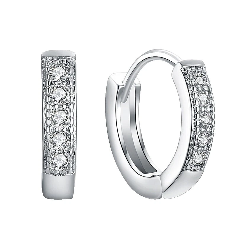 Модные серьги кольца покрытые белым золотом с капюшоном фианитом