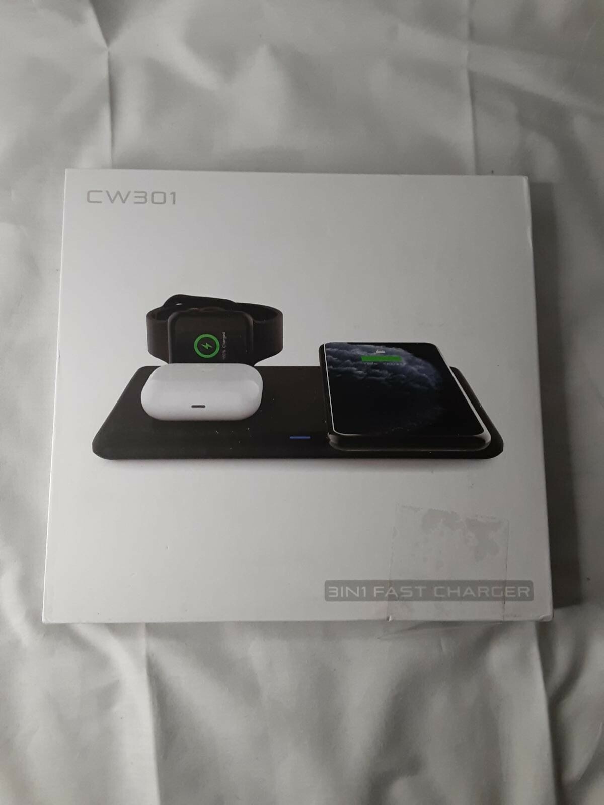 Wireless Charger CW301 Fast 3 in 1 Wireless Charging Station-image