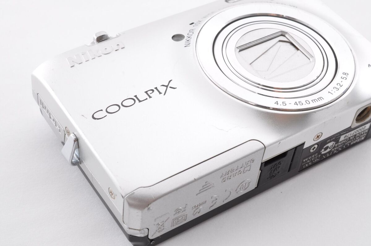 Nikon Coolpix S6300 Crystal Silver Excellent+ Lens barrier Nikon Coolpix S6300 Crystal Silver Excellent+ Lens barrier