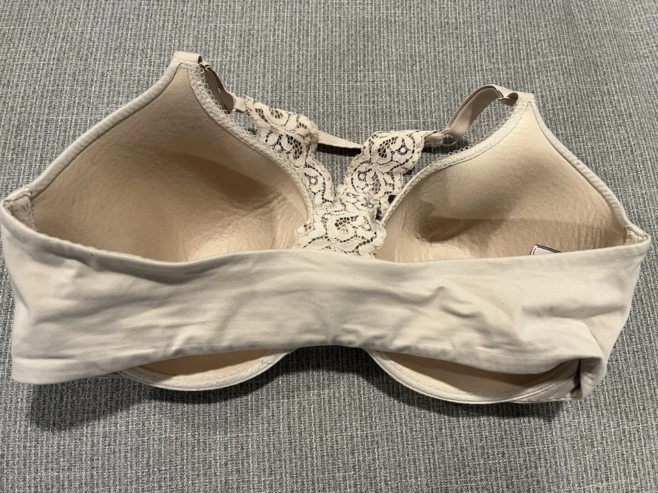 Sujetador Victoria's Secret Body de Victoria Perfect Coverage espalda cruzada 38DDD beige Foto 2 de 4