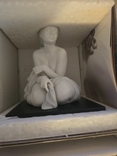 LLADRO - A TIMELESS MOMENT -RETIRED 2004 Porcelain Figurine