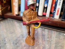 VERY NICE 1940s MANOIL 45/9 M179 LEAD DIME STORE SOLDIER IN COMBAT