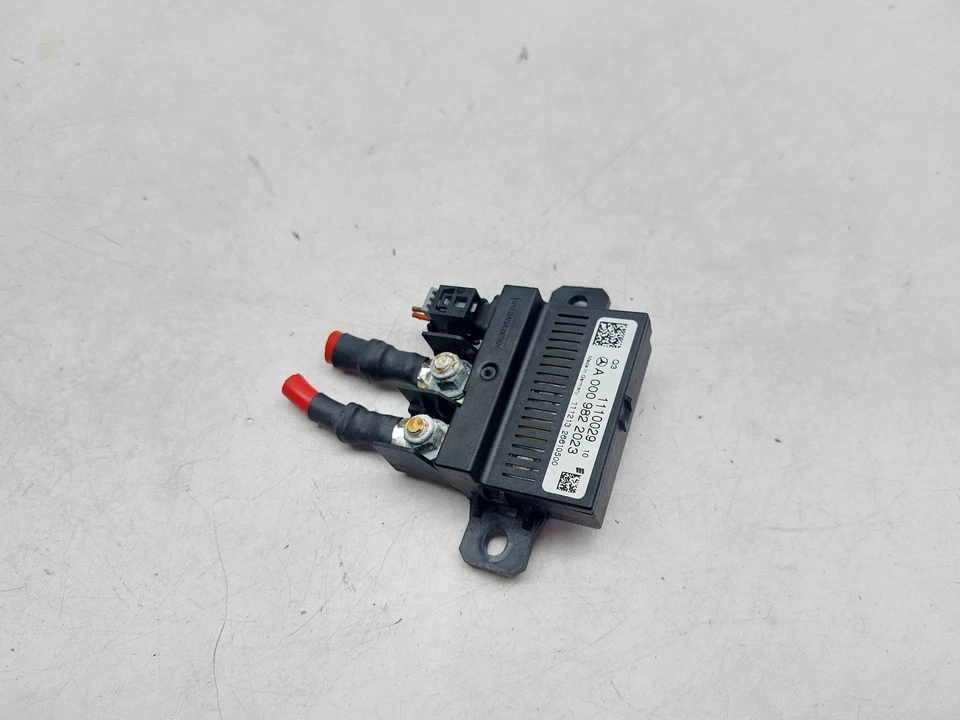 MERCEDES BENZ A CLASS W176 BATTERY RELAY MODULE A0009822023 2014 - Image 4 of 4