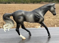 Breyer Peppermint Kiss 2015 Holiday Christmas Horse #700118