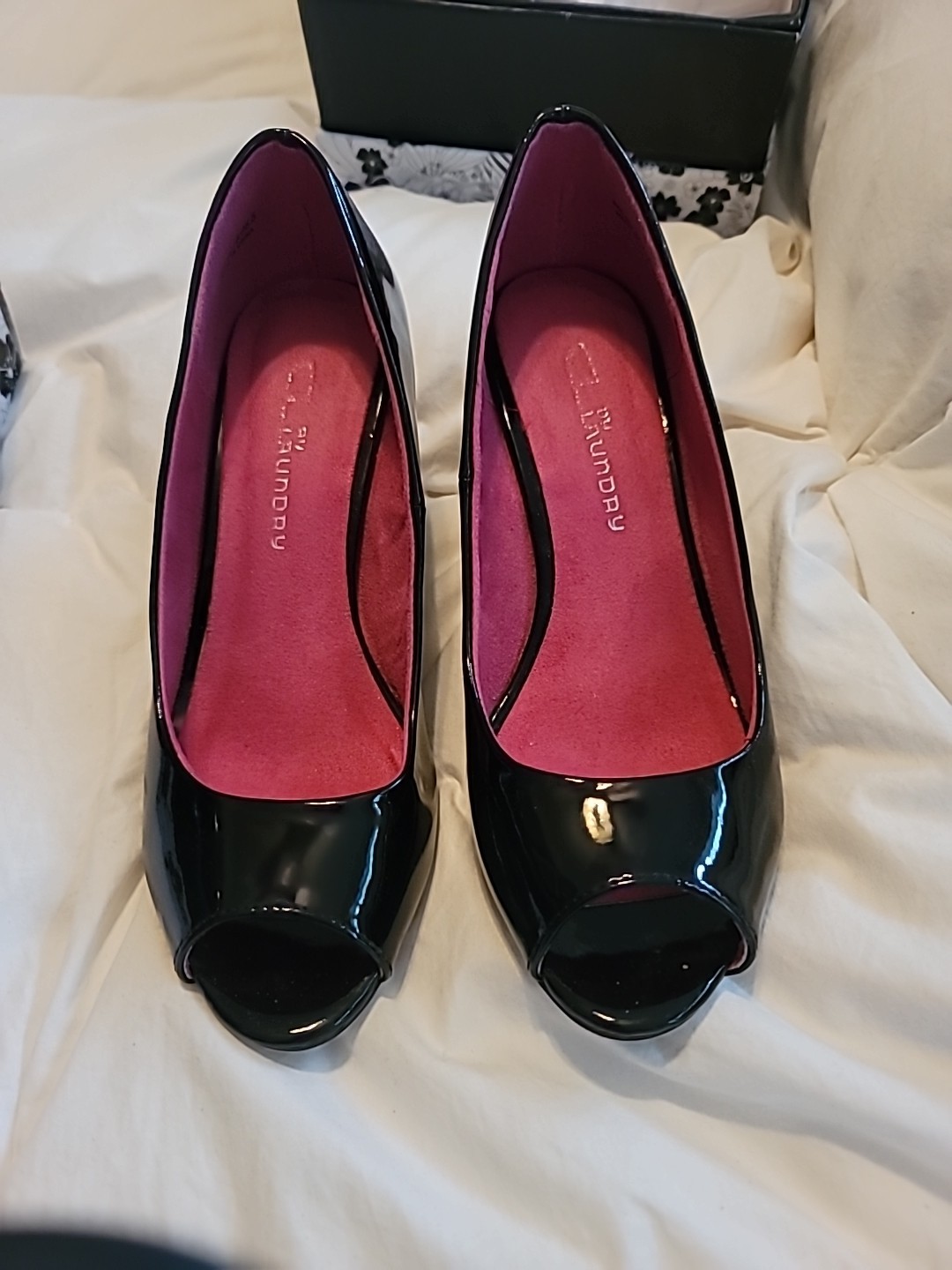 CL By LAUNDRY noreen Patent Black 6 M Peep Toe Wedge Heel Worn Once
