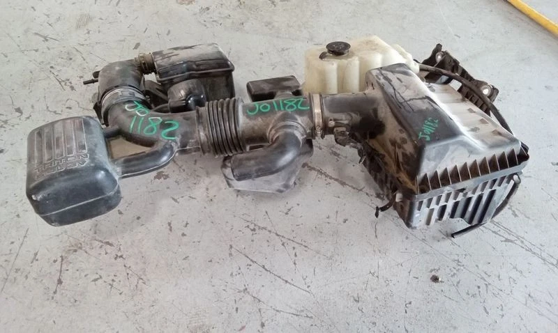 Purificador de aire Ford Expedition 2009-2010 5,4 L 3 V a 14/02/10 OEM Foto 3 de 4