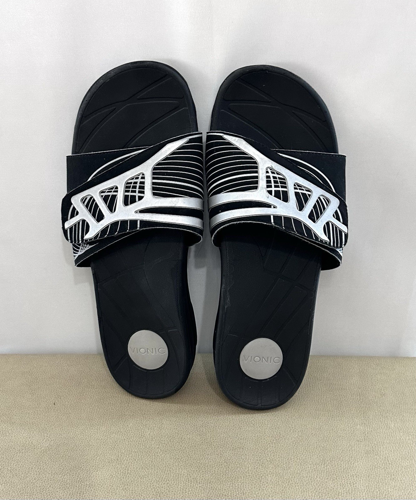 Vionic Traverse Men’s Slides Flip Flops Black & S… - image 1