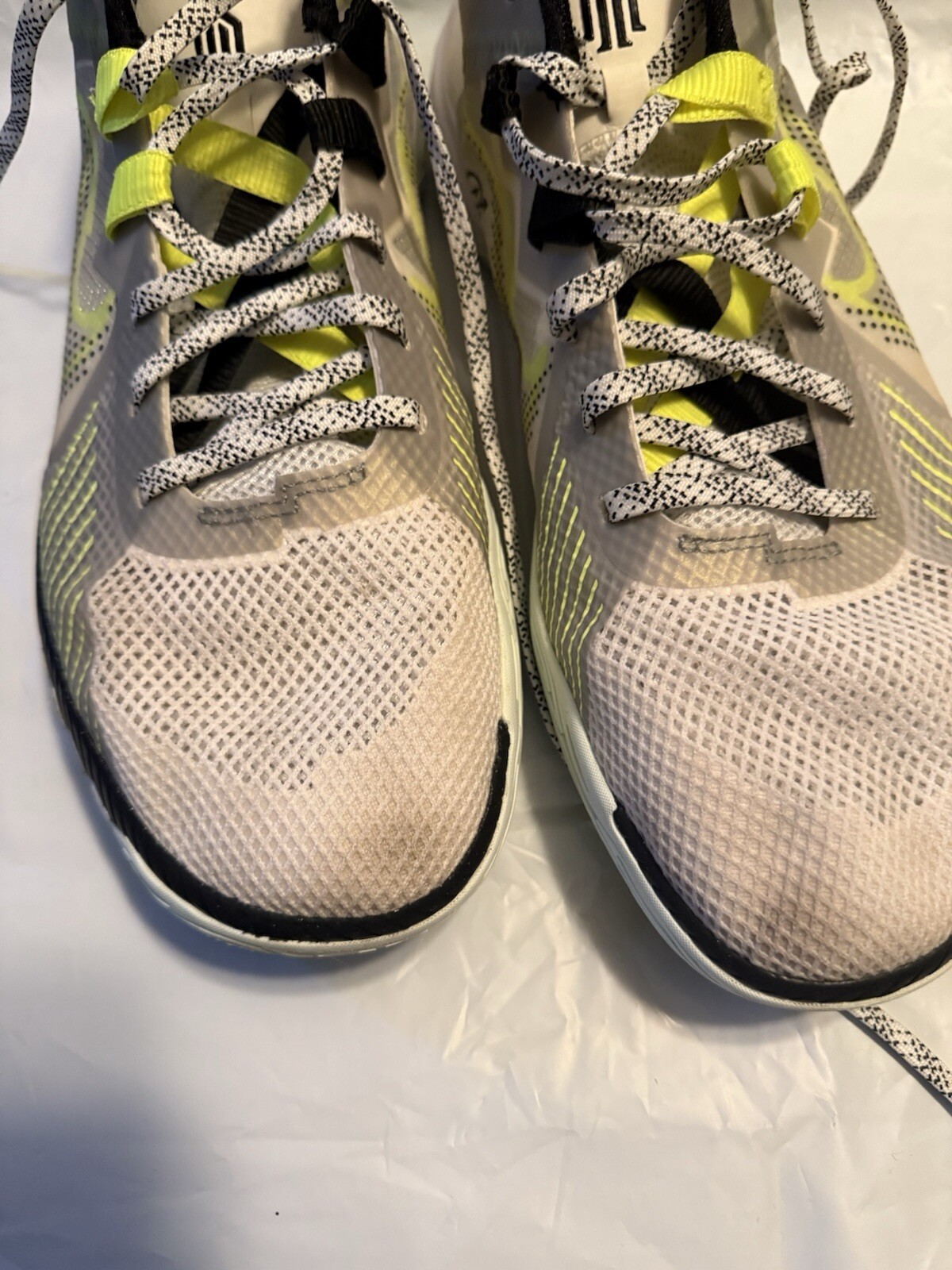 Nike Kyrie Flytrap White Volt size 13 - image 4