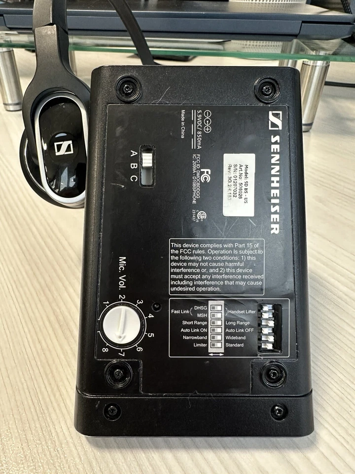 Sennheiser SD Pro 2 Headset SD Pro 2 W/BS-US Dock For Parts - Image 3 of 3