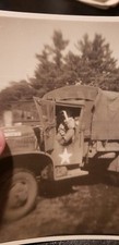 WW2 ORIGINAL PHOTO OF USA SOLDIER IN MILITARY TRUCK AFTER THE WAR